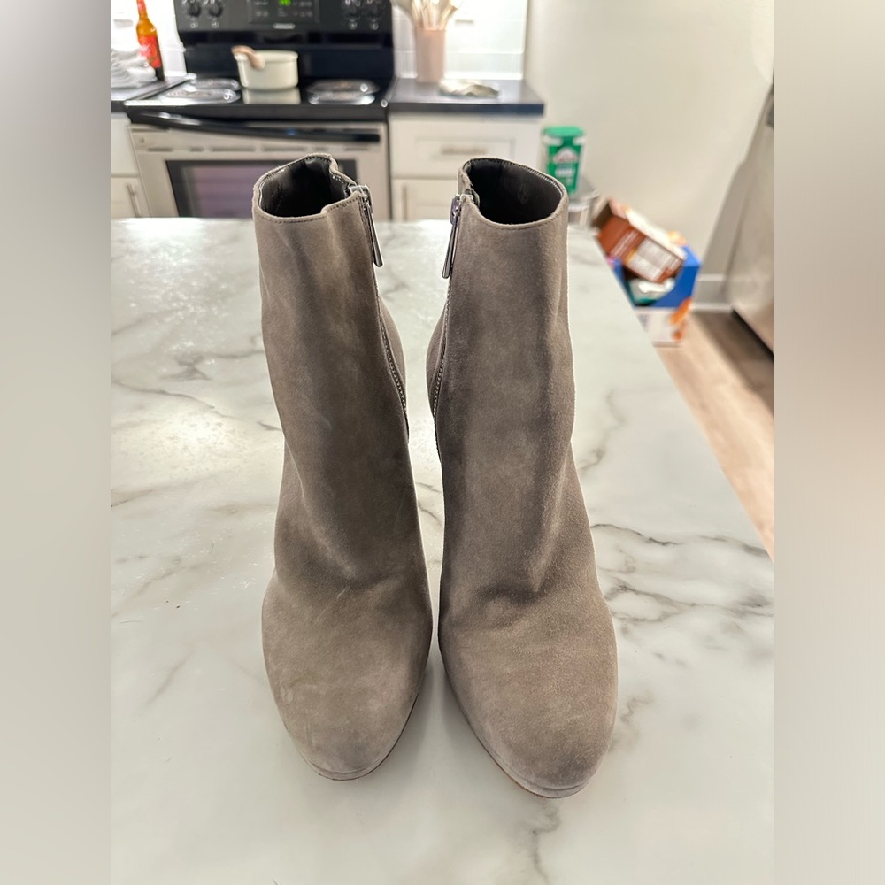 MICHAEL KORS SUEDE GREY BOOTS